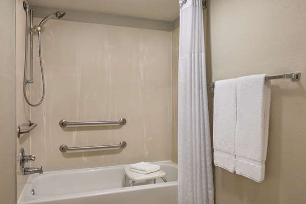  - Baymont Inn & Suites Wilmington