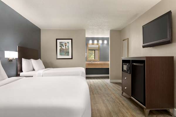  - Baymont Inn & Suites Wilmington