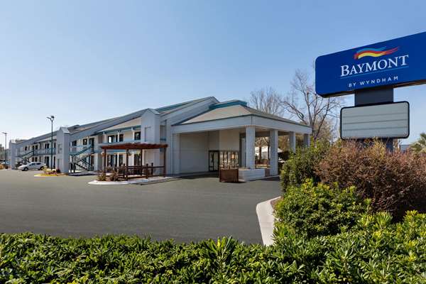 Exterior view - Baymont Inn & Suites Wilmington
