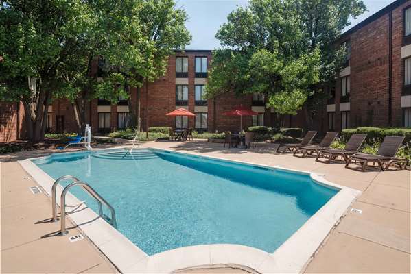 Pool - Best Western Downers Grove Hotel - I-355, Exit 22