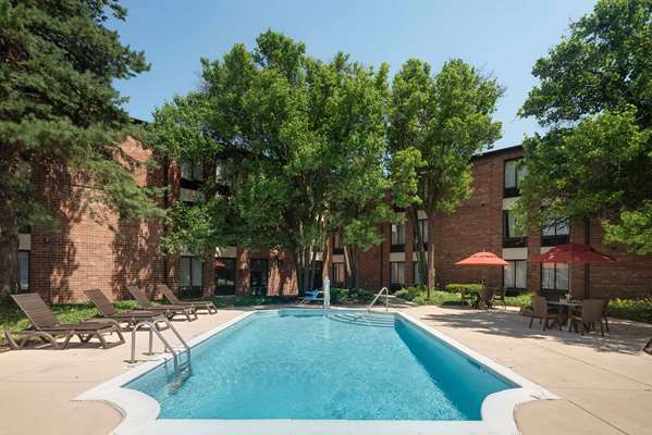 Pool - Best Western Downers Grove Hotel - I-355, Exit 22