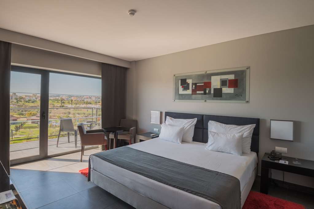 VILA GALE LAGOS-guestroom-Guest Room,Suite,On-Site.jpg
