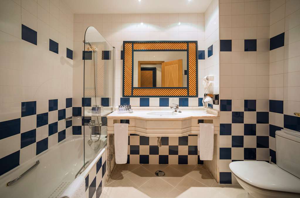 VILA GALE TAVIRA-guestroom-Guest Room,Bathroom,On-Site.jpg