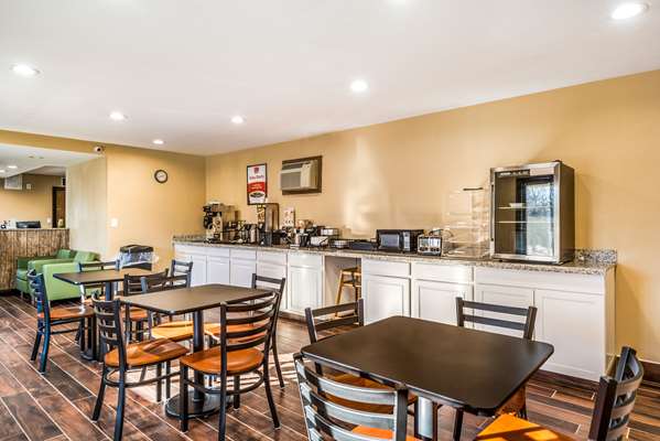 Amenities - Econo Lodge Oskaloosa