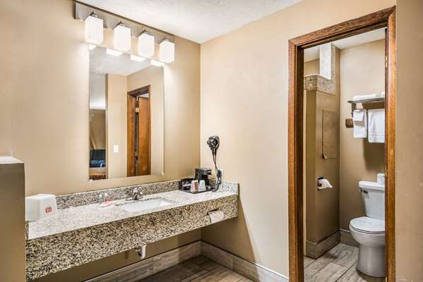  - Econo Lodge Oskaloosa