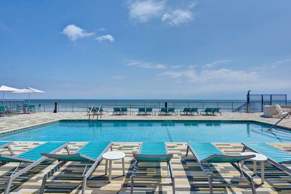 Pool - Home2 Suites by Hilton Oceanfront Ormond Beach