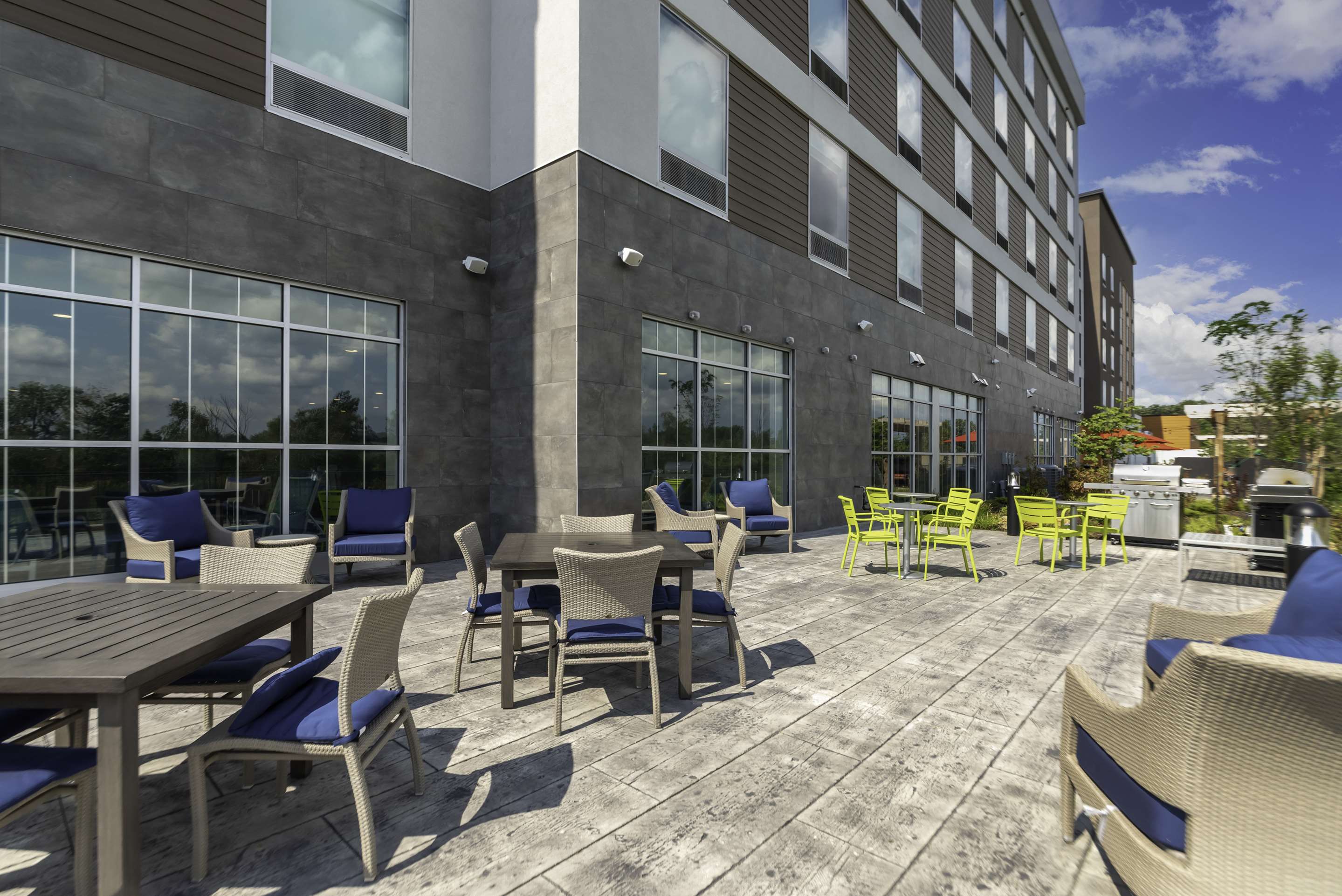 Exterior | Hilton Garden Inn Fort Wayne North