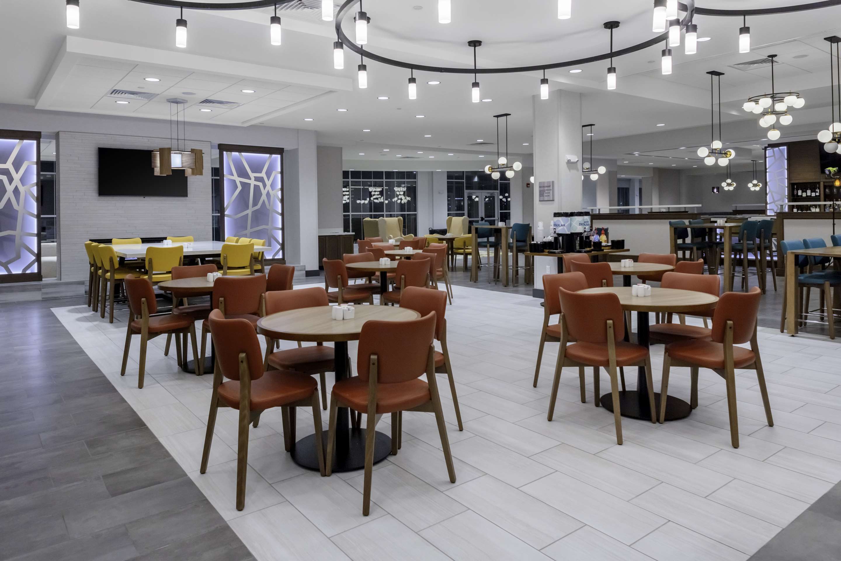 Restaurant | Hilton Garden Inn Fort Wayne North