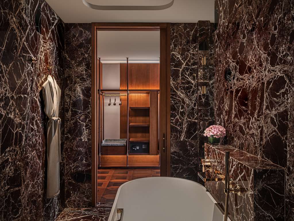 WALDORF ASTORIA XIAMEN-guestroom-Guest Room,Bathroom,On-Site.jpg