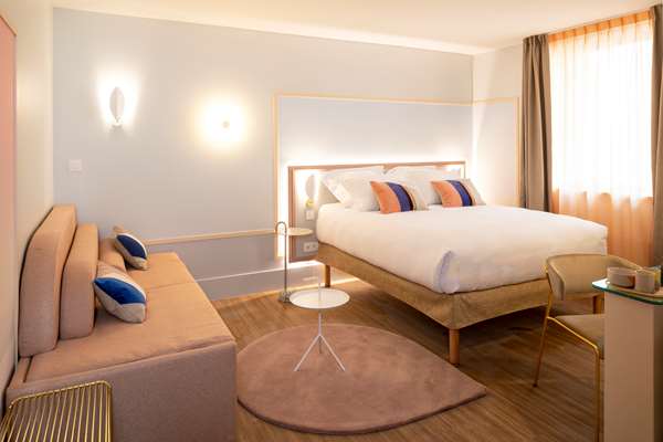 1 Queen Bed, Non-Smoking, Junior Suite, Sofabed