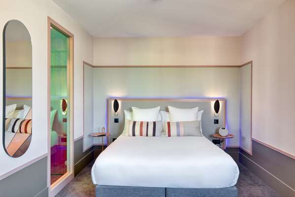 1 Queen Bed, Non-Smoking, Comfort Room, Sofabed For One Person