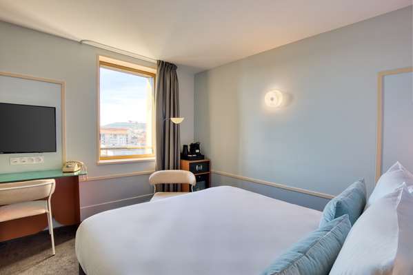 1 Queen Bed, Non-Smoking, Classic Room
