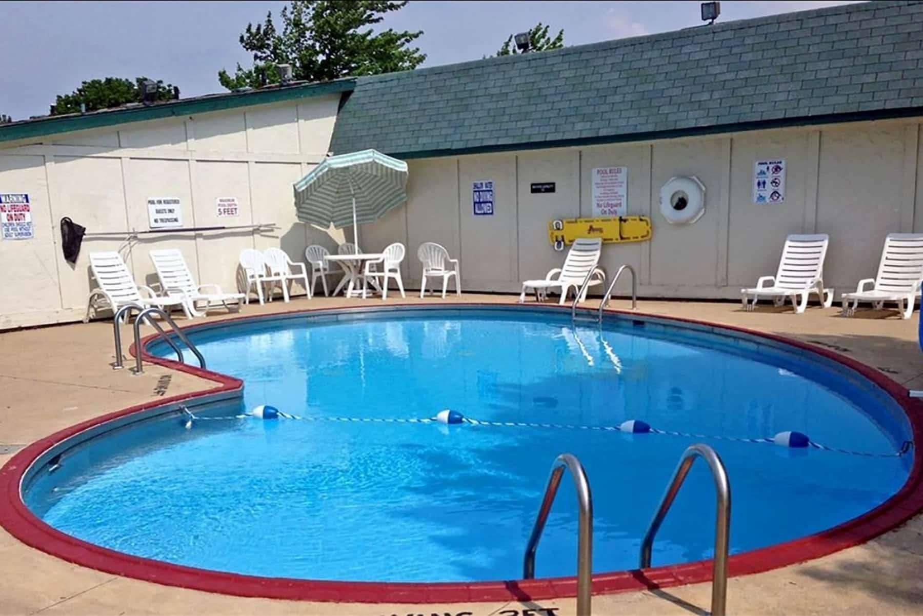Pool | Travelodge by Wyndham Lansing