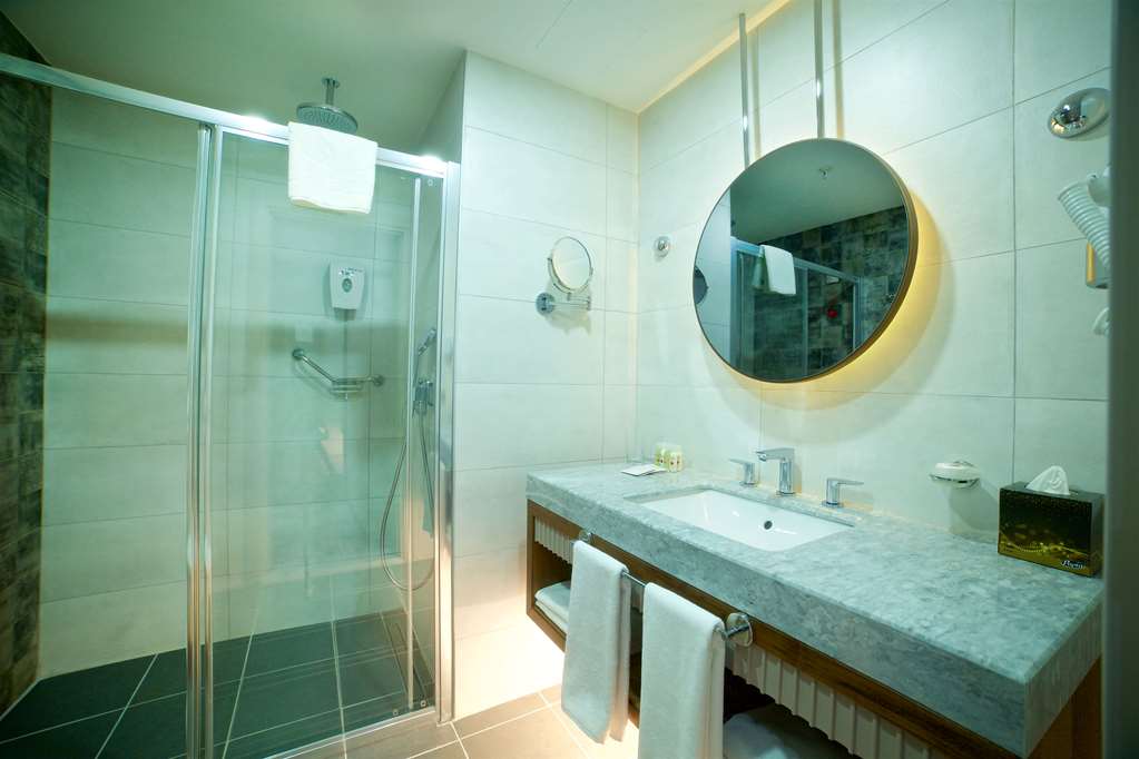 TRYP BY WYNDHAM ISTANBUL TOPKAPI-guestroom-Guest Room,Bathroom,On-Site.jpg