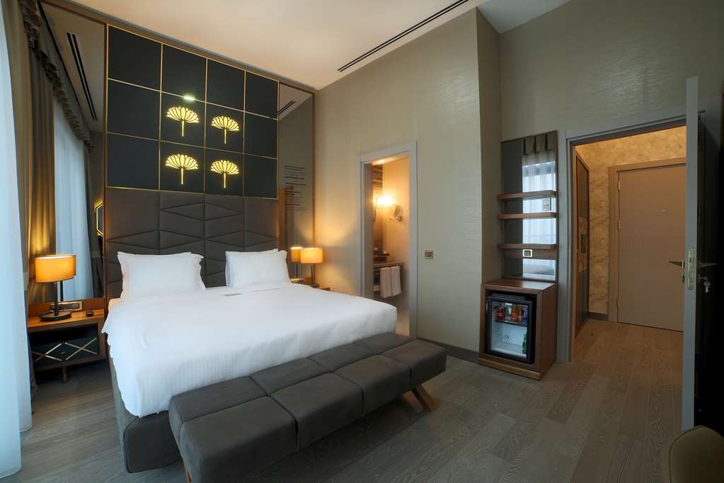 Tryp by Wyndham Istanbul Topkapi - Tap to explore photos