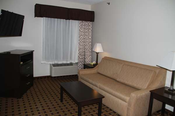 Suite - SureStay Plus Hotel by Best Western Coralville - I-80, Exit 242