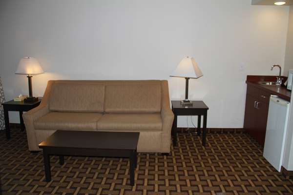  - SureStay Plus Hotel by Best Western Coralville - I-80, Exit 242
