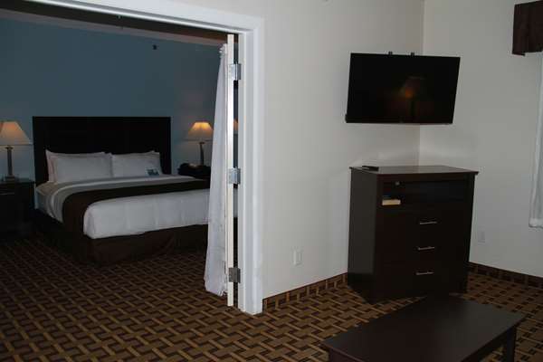Suite - SureStay Plus Hotel by Best Western Coralville - I-80, Exit 242