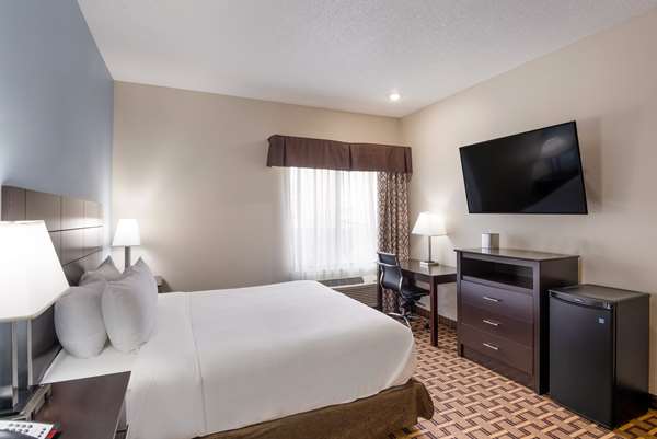  - SureStay Plus Hotel by Best Western Coralville - I-80, Exit 242