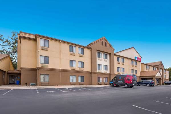 Exterior view - SureStay Plus Hotel by Best Western Coralville - I-80, Exit 242