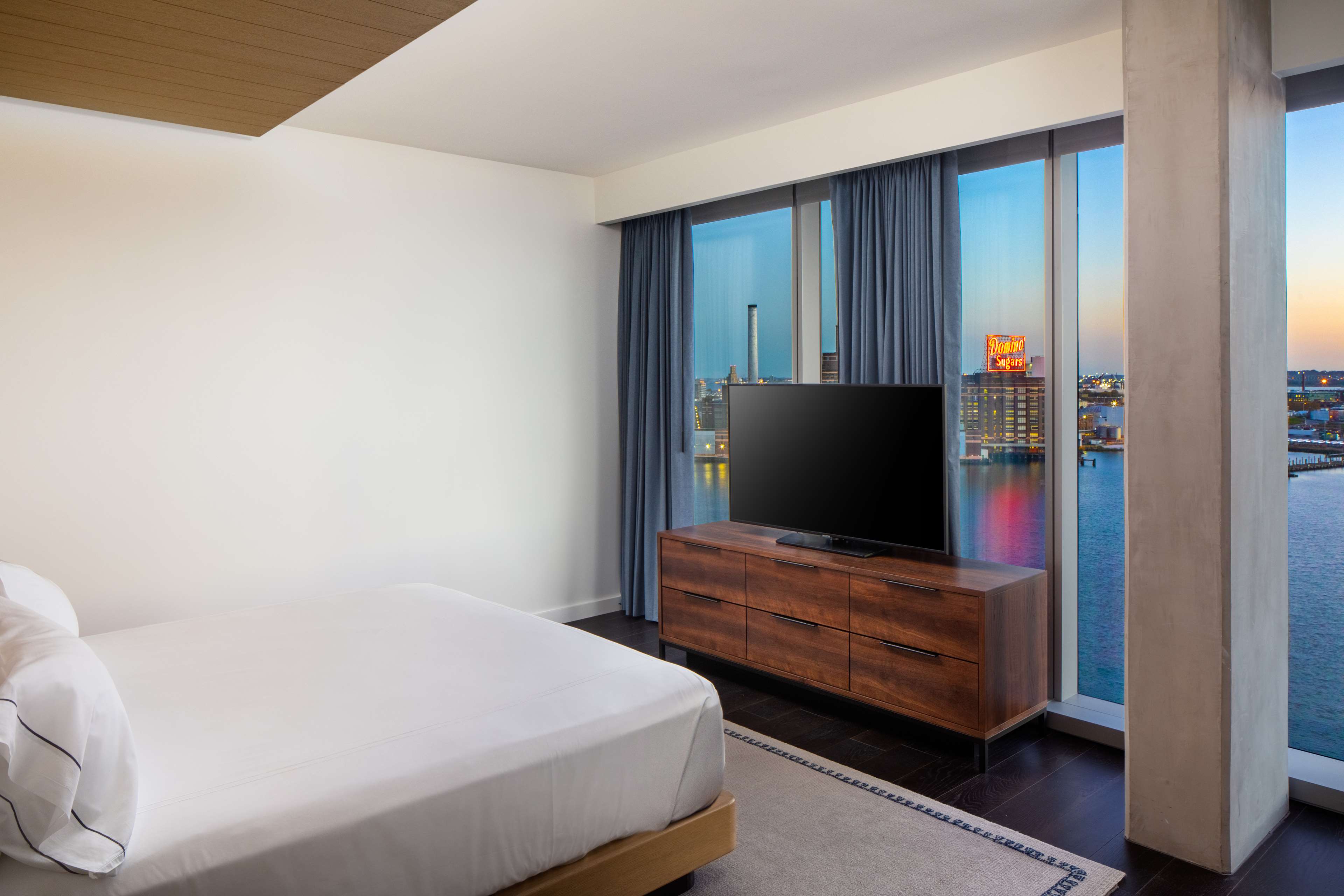 Canopy by Hilton Baltimore Harbor Point Room Type - 1 KING 1 BDRM STE RIVER VW