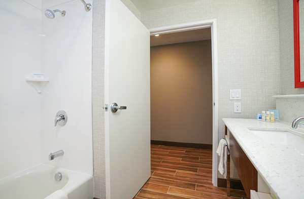  - Hampton Inn Central Colorado Springs - I-25, Exit 150