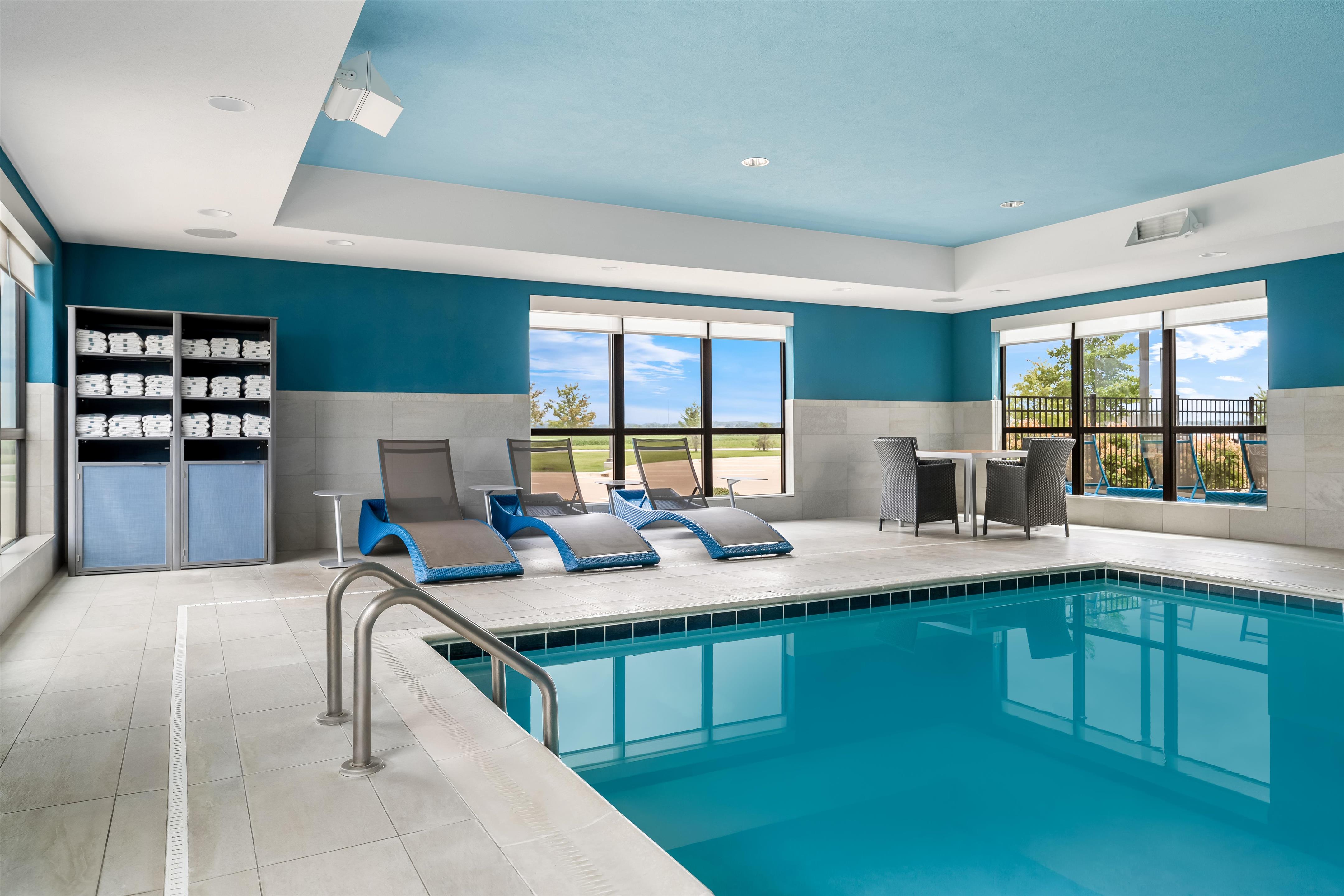 Pool | Hampton Inn & Suites Pekin Peoria Area