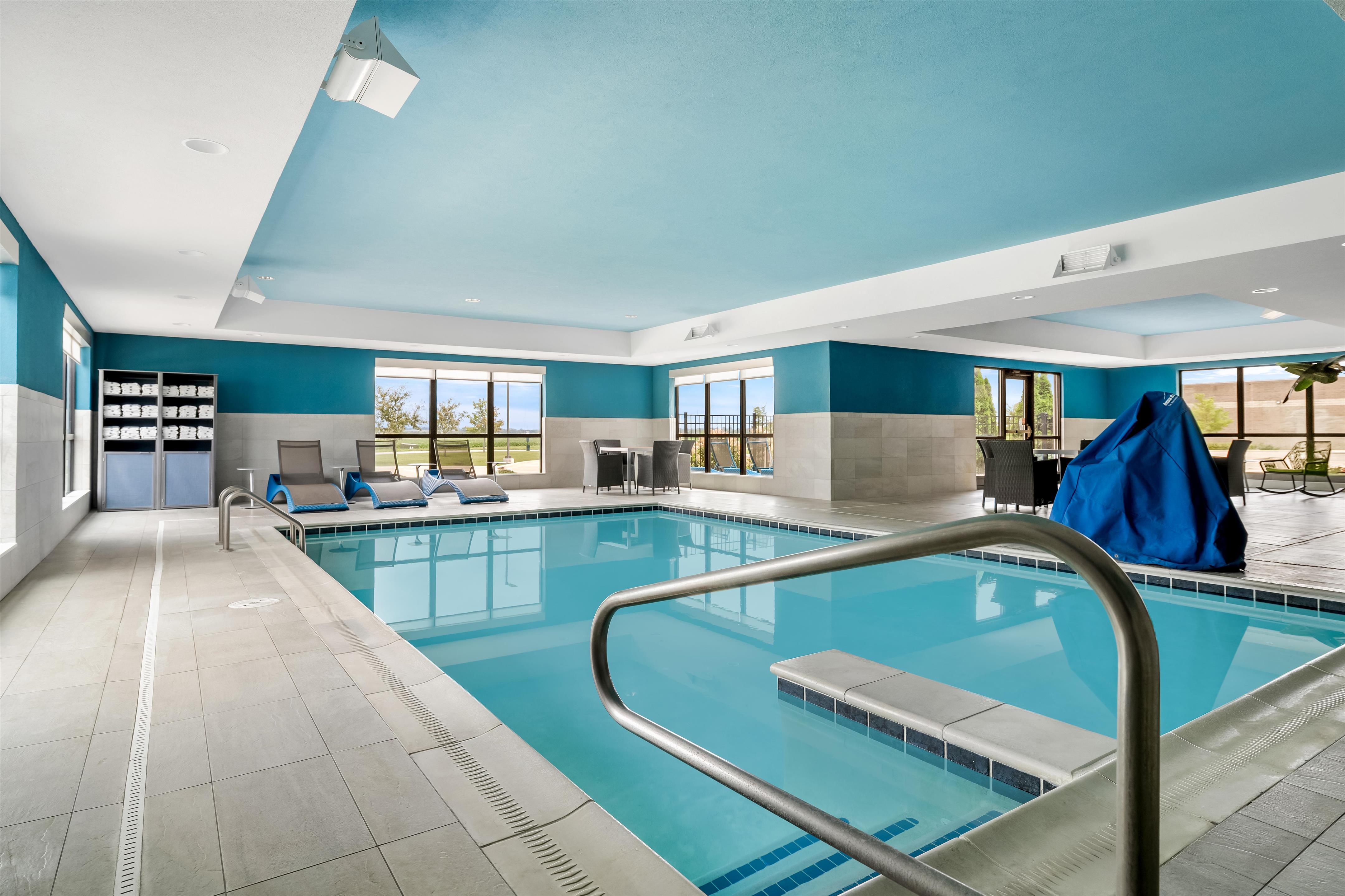 Pool | Hampton Inn & Suites Pekin Peoria Area