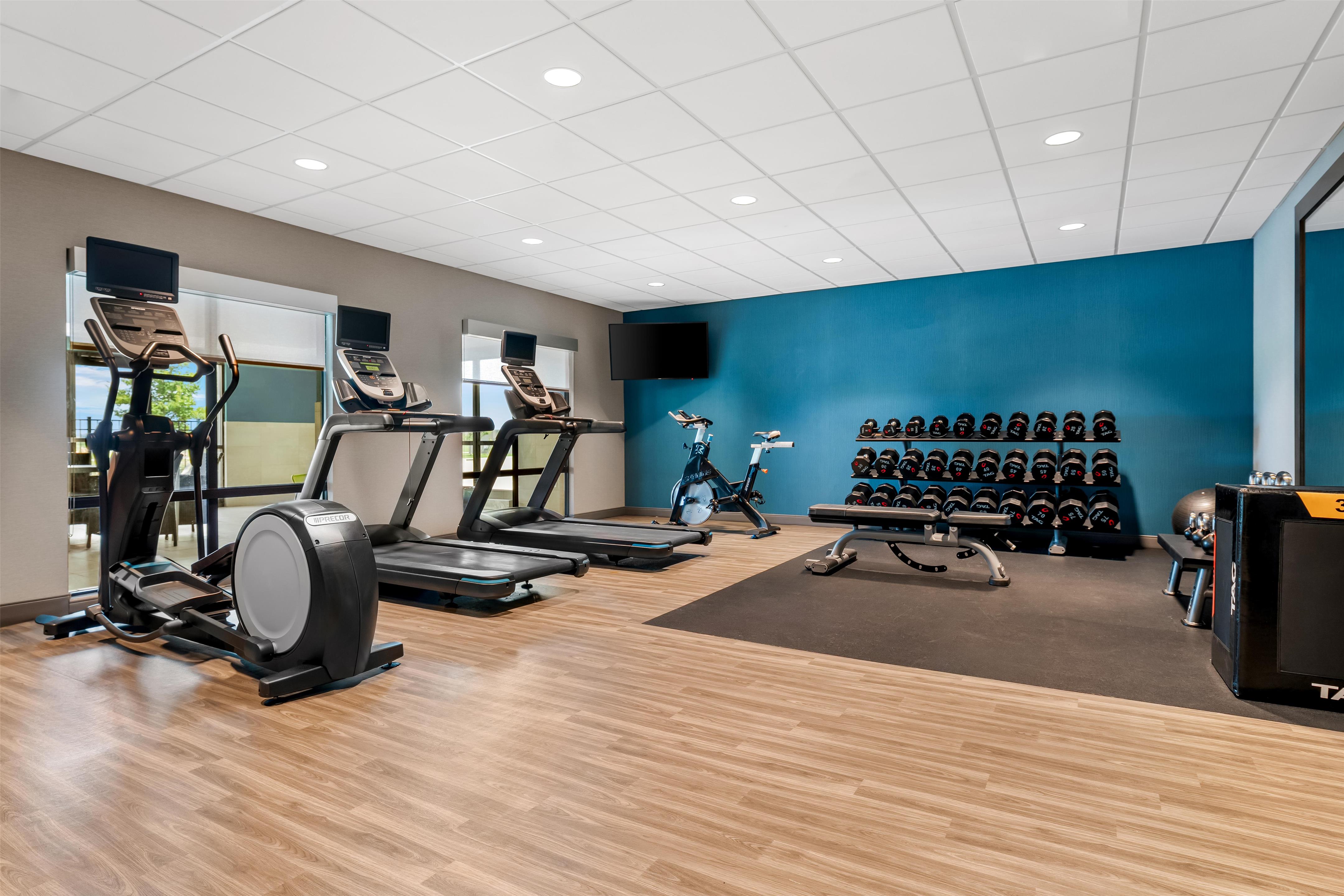 Health club fitness center gym | Hampton Inn & Suites Pekin Peoria Area