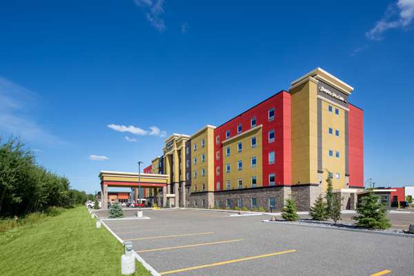 Exterior view - Hampton Inn & Suites Edmonton