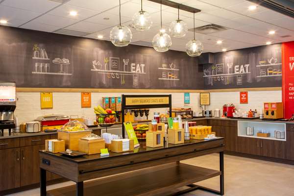 Amenities - Hampton Inn & Suites Edmonton