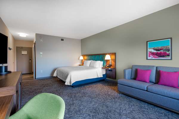  - Hampton Inn & Suites Edmonton