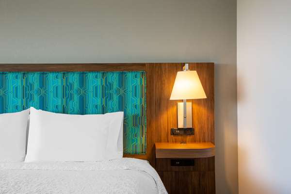  - Hampton Inn & Suites Edmonton