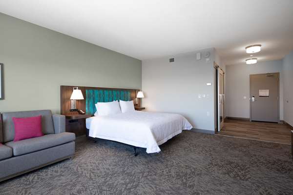 - Hampton Inn & Suites Edmonton