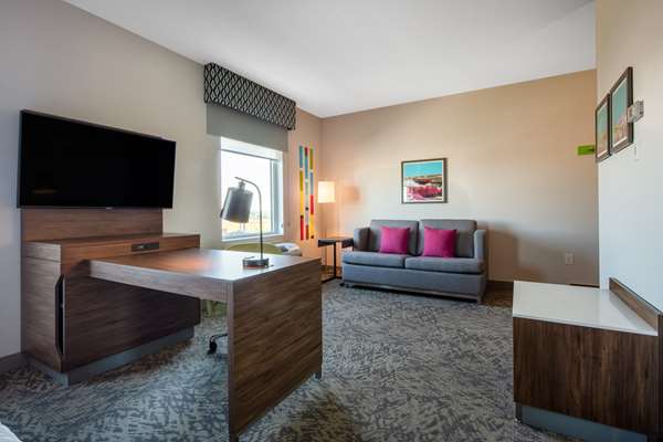  - Hampton Inn & Suites Edmonton