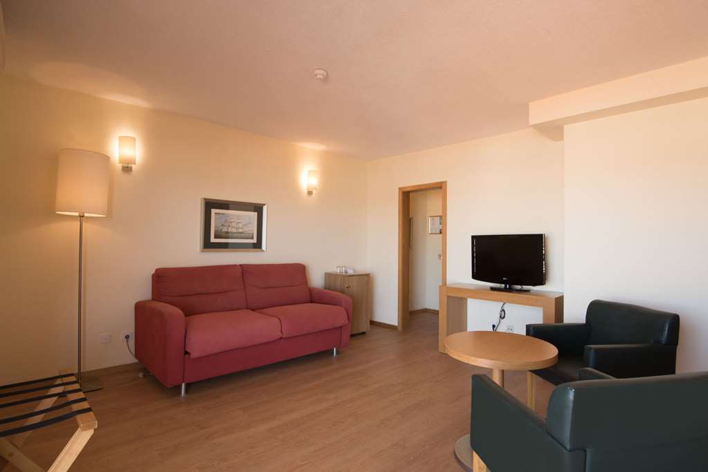 VILA GALE MARINA-guestroom-Guest Room,Suite,On-Site.jpg