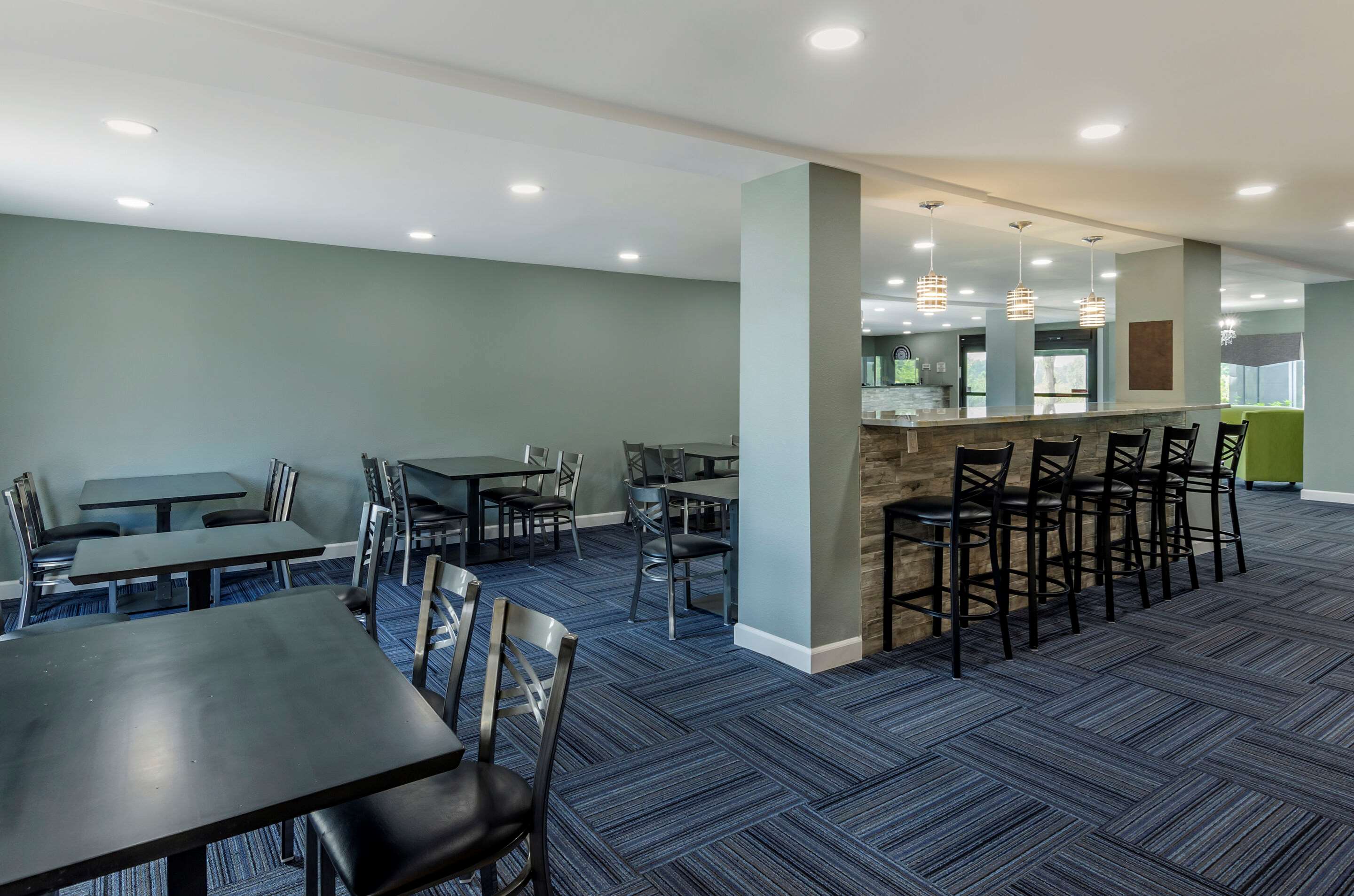 Breakfast area | Quality Inn Verona - Staunton North