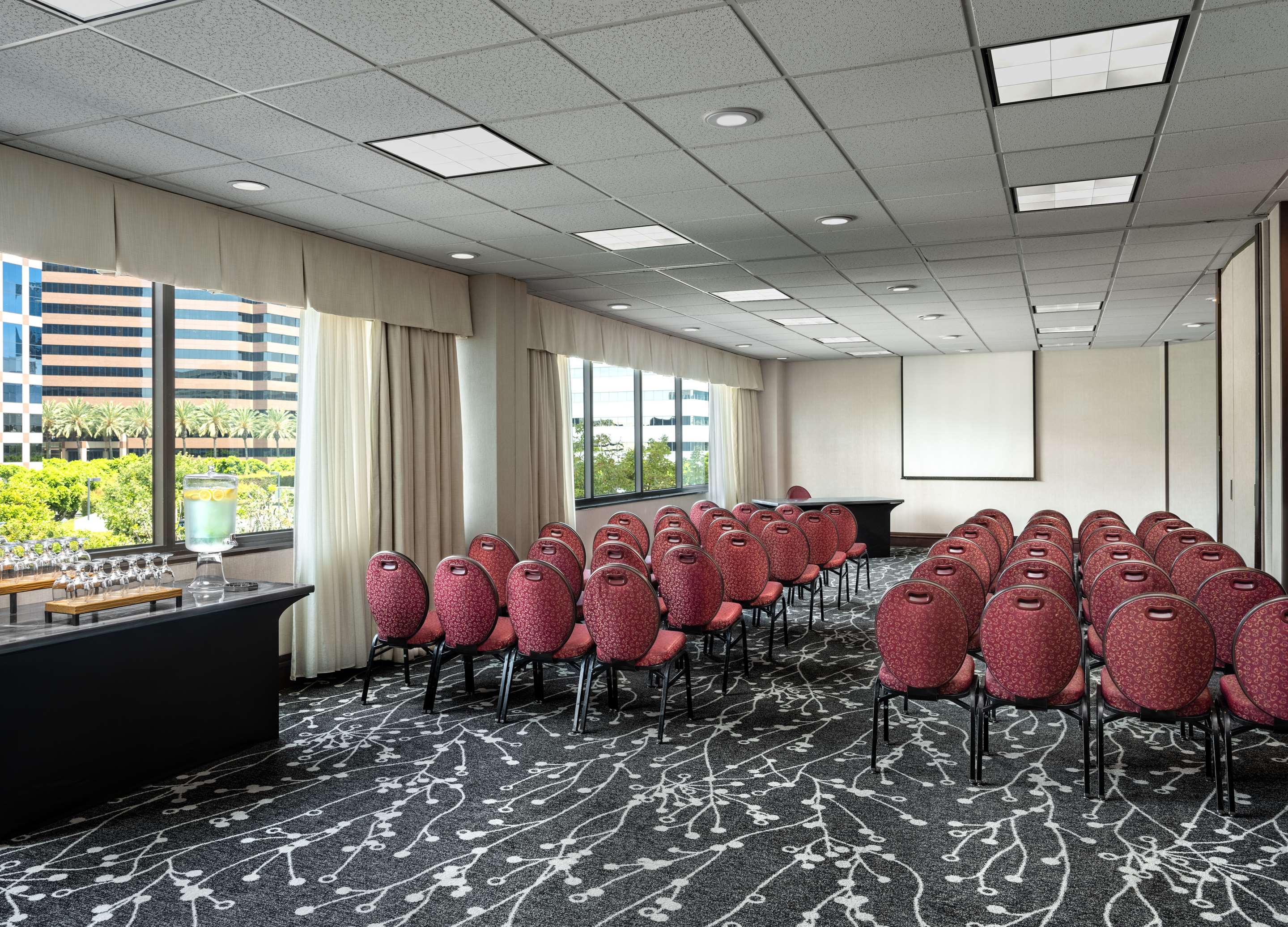SHR Irvine Meetings SanClementeRoom TheaterSetting | Sonesta Irvine