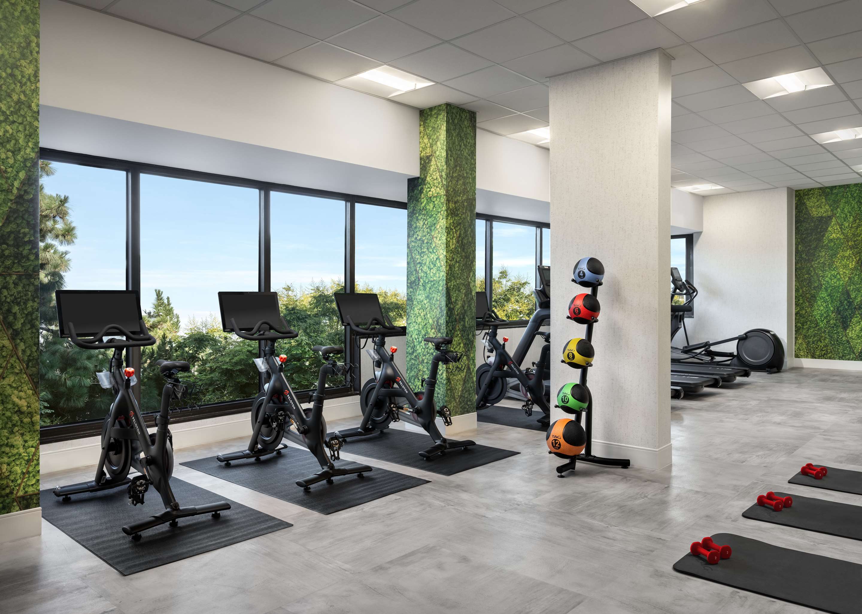 SHR Irvine Amenity FitnessCenter PelotonBikes | Sonesta Irvine