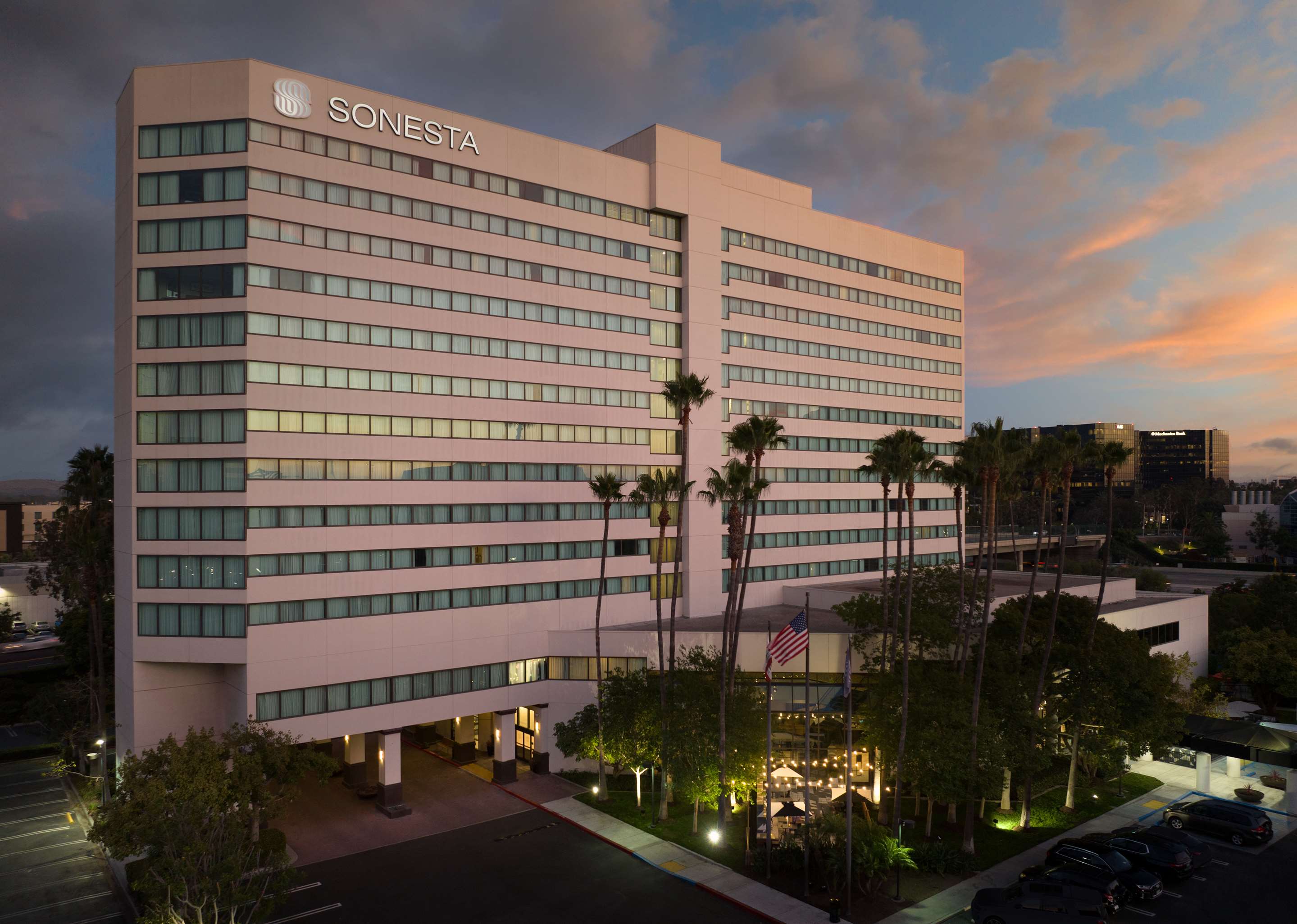 SHR Irvine Exterior Dusk | Sonesta Irvine