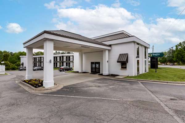 Exterior view - Quality Inn Roxboro