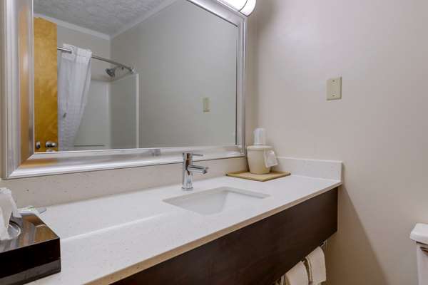  - Quality Inn Roxboro