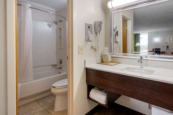  - Quality Inn Roxboro