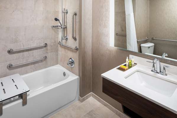  - DoubleTree by Hilton Hotel North Ann Arbor