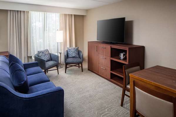  - DoubleTree by Hilton Hotel North Ann Arbor