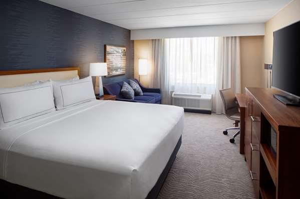  - DoubleTree by Hilton Hotel North Ann Arbor
