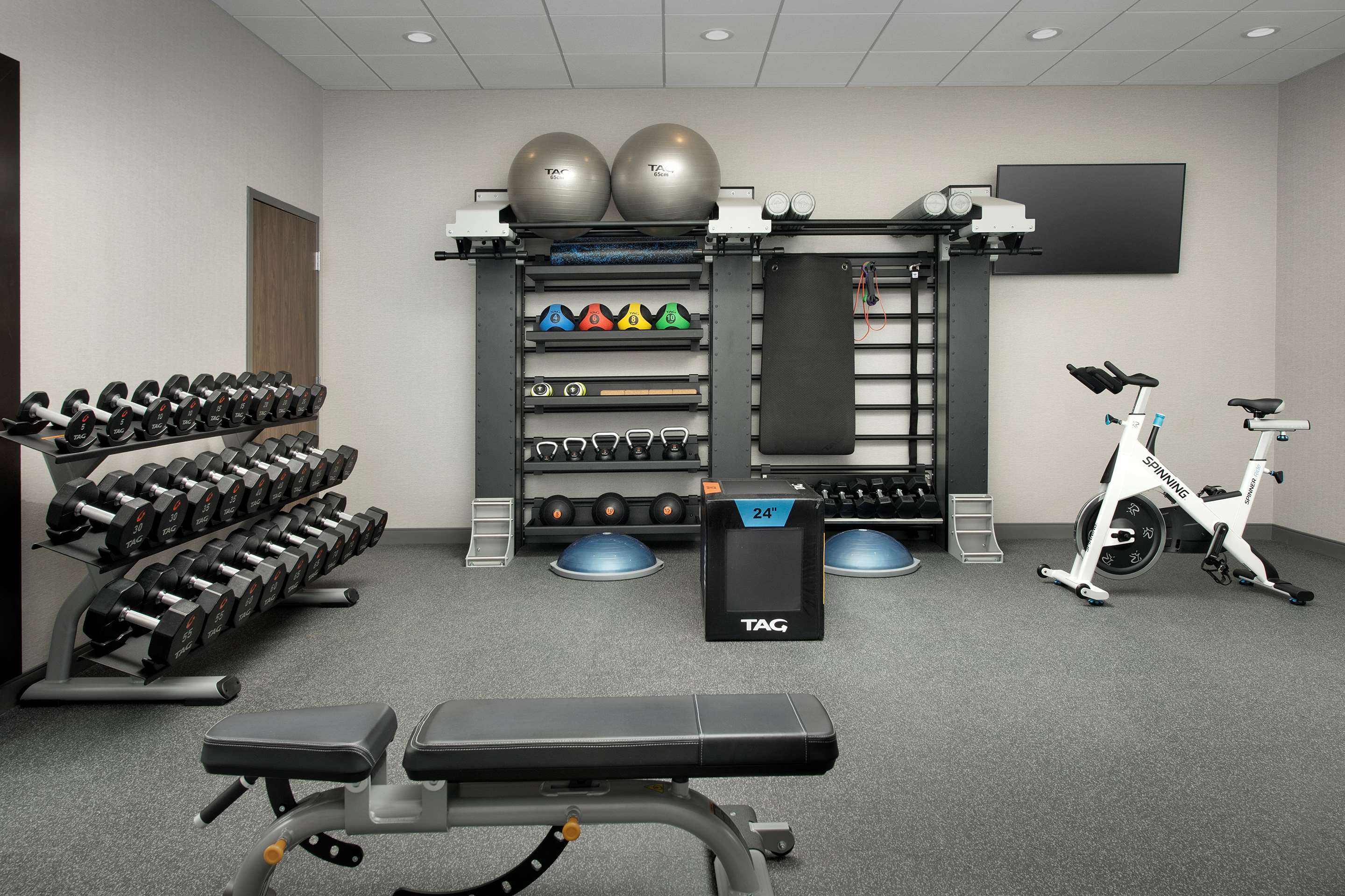 Health club fitness center gym | Hampton Inn & Suites Lexington