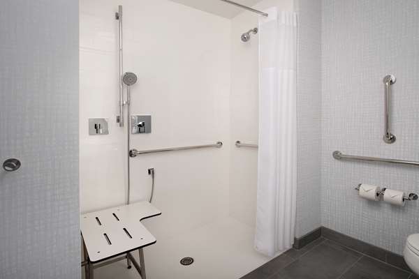  - Hampton Inn & Suites Lexington