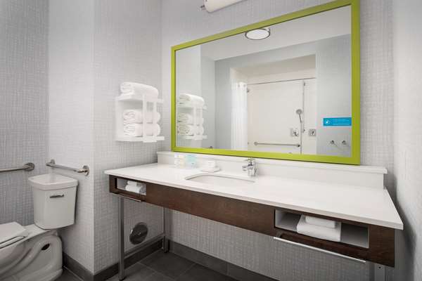  - Hampton Inn & Suites Lexington