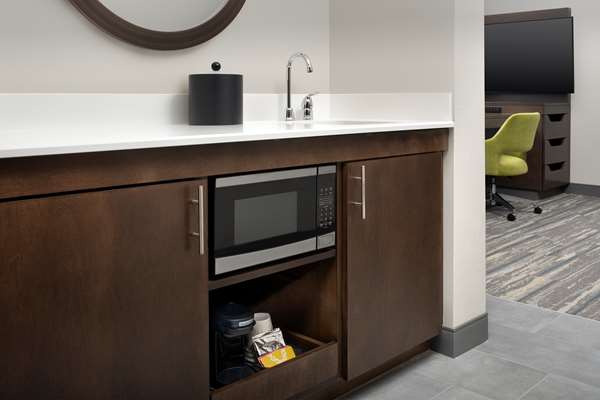  - Hampton Inn & Suites Lexington